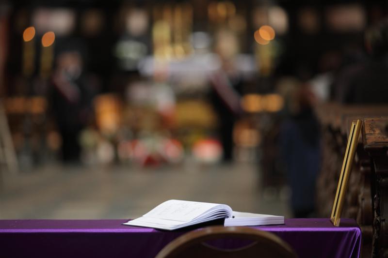 Czuwanie przy trumnie Janusza Kurtyki